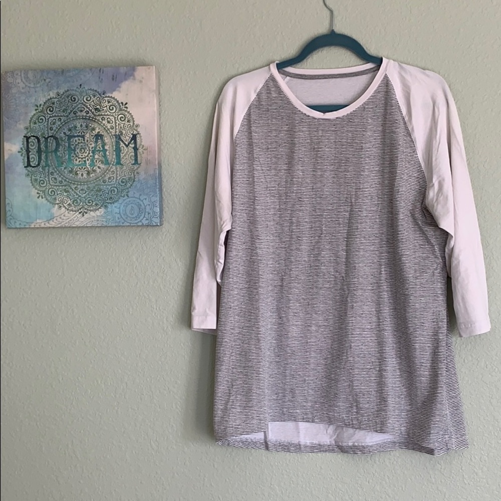 H&m baseball tee white sleeves, gray stripes